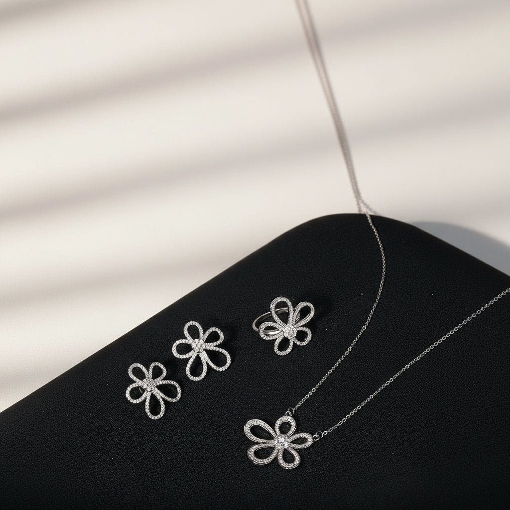KAVİO S925 Sterling Silver Five Petal Jewellery Set
