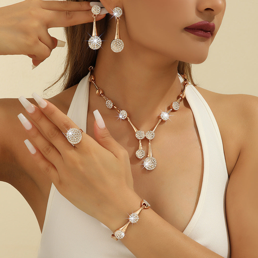 KAVİO Fashion Exquisite Gold Diamond Necklace And Earrings Suite