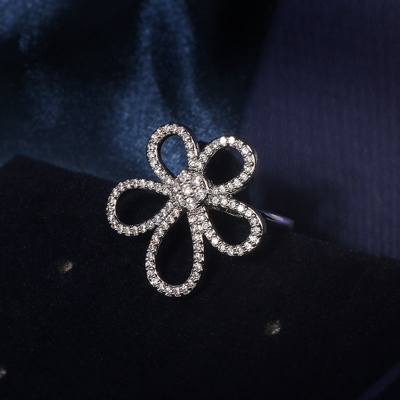 KAVİO S925 Sterling Silver Five Petal Jewellery Set